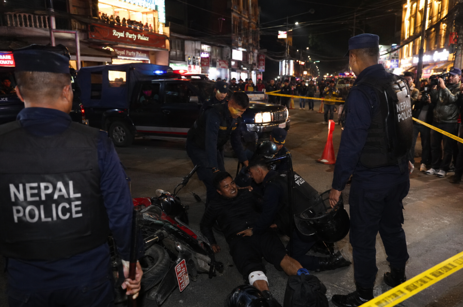 尼泊尔加德满都警方抓捕行动中开枪 一名抢劫案嫌疑人被捕