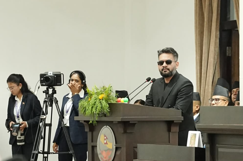 尼泊尔总理回应搬迁争议：非驱逐而是保障住房权 长期方案需分阶段实施